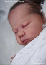 Load image into Gallery viewer, BLANK vinyl kit Wendy  18” by Viviane Aleluia
