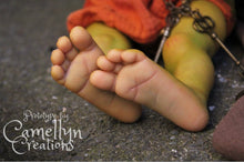 Load image into Gallery viewer, BLANK vinyl kit Bluebell by Viviane Aleluia (includes: vinyl head, full limbs, non gender belly plate, fabric body &amp; SHIPPING)
