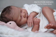 Load image into Gallery viewer, BLANK vinyl kit Wendy  18” by Viviane Aleluia
