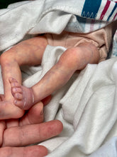 Load image into Gallery viewer, AVAILABLE Reborn premature baby Promise by Marita Winters
