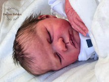 Load image into Gallery viewer, BLANK vinyl kit Wendy  18” by Viviane Aleluia
