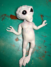 Load image into Gallery viewer, AVAILABLE Prototype Full body silicone creepy alien 18”
