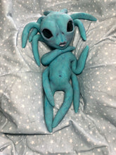 Load image into Gallery viewer, Full body silicone alien squid baby Nova in blue
