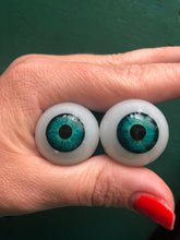 Load image into Gallery viewer, Dolls eyes 24mm
