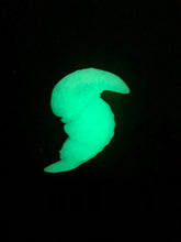 Load image into Gallery viewer, Custom full body silicone mini alien (alien fetus)
