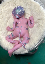 Load image into Gallery viewer, Custom Full body silicone avatar Na&#39;vi fantasy baby doll 9.4&quot;
