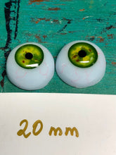 Load image into Gallery viewer, Dolls eyes 20mm
