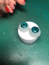 Load image into Gallery viewer, Dolls eyes 16mm
