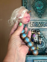 Load image into Gallery viewer, Sparkle Silicone Unipillar (Rooted)
