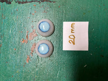 Load image into Gallery viewer, Fantasy Dolls eyes 20 mm
