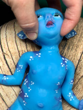 Load image into Gallery viewer, Custom Full body silicone avatar Na&#39;vi fantasy baby girl 9.4&quot; awake
