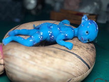 Load image into Gallery viewer, Custom Full body silicone avatar Na&#39;vi fantasy baby girl 9.4&quot; awake
