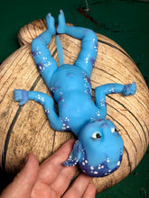 Load image into Gallery viewer, Custom Full body silicone avatar Na&#39;vi fantasy baby girl 9.4&quot; awake
