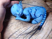 Load image into Gallery viewer, Custom Full body silicone avatar Na&#39;vi fantasy baby 9.4&quot;
