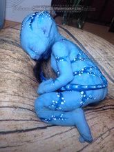 Load image into Gallery viewer, Custom Full body silicone avatar Na&#39;vi fantasy baby 9.4&quot;
