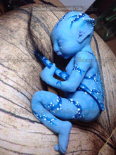Load image into Gallery viewer, Custom Full body silicone avatar Na&#39;vi fantasy baby 9.4&quot;
