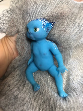 Load image into Gallery viewer, Full body silicone mini fantasy navi baby girl Toni awake 6.5&quot;

