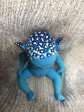 Load image into Gallery viewer, Full body silicone mini fantasy navi baby girl Toni awake 6.5&quot;

