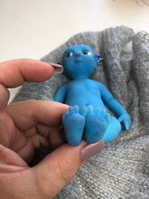 Load image into Gallery viewer, Full body silicone mini fantasy navi baby girl Toni awake 6.5&quot;
