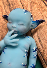 Load image into Gallery viewer, Full body silicone fantasy avatar navi baby girl 8.5”
