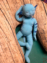 Load image into Gallery viewer, Full body silicone fantasy avatar navi baby girl 8.5”
