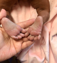 Load image into Gallery viewer, full body silicone  baby girl Ava 17” in super soft blend (top, bottom gums &amp; tongue) NO HAIR
