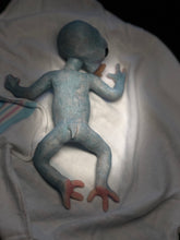 Load image into Gallery viewer, Full body silicone mini baby Alien in super soft blend 11”
