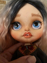 Load image into Gallery viewer, Sold out Blythe doll custom #2
